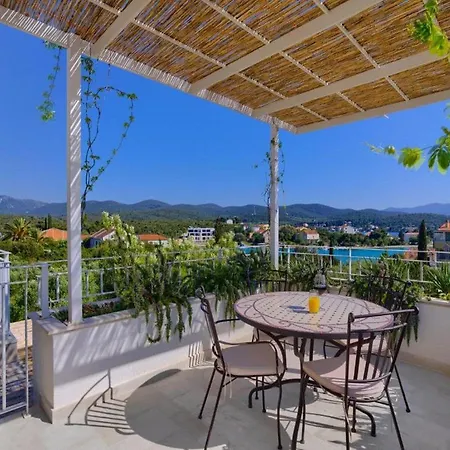 Villa Vera -three Bedroom With Swimming Pool Lovište