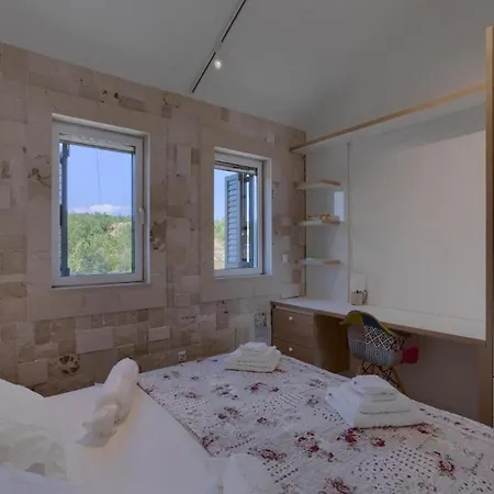 Vera -three Bedroom With Swimming Pool Loviste