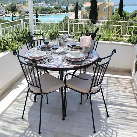 Vera -three Bedroom With Swimming Pool * Lovište