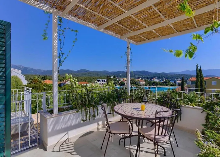 Villa Vera -three Bedroom With Swimming Pool Lovište