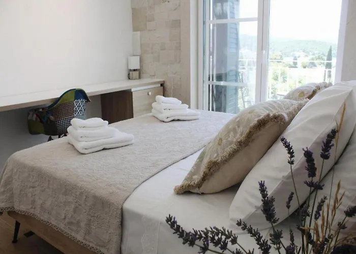 Vera -three Bedroom With Swimming Pool *