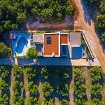 Vera -three Bedroom With Swimming Pool Villa