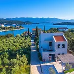 Villa Vera -three Bedroom With Swimming Pool Lovište