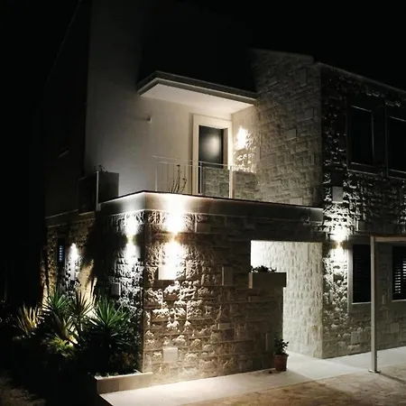 Villa Vera -three Bedroom With Swimming Pool Lovište