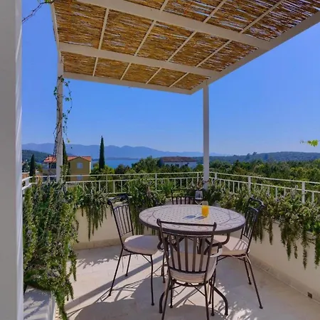 Vera -three Bedroom With Swimming Pool *