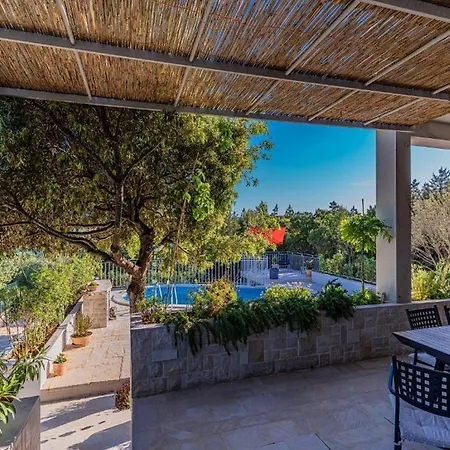 Vera -three Bedroom With Swimming Pool Lovište