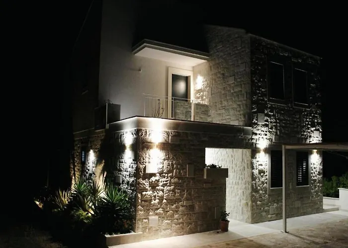 ヴィラ Vera -three Bedroom With Swimming Pool Lovište