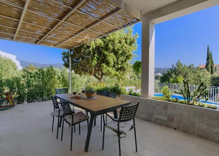 Vera -three Bedroom With Swimming Pool Lovište