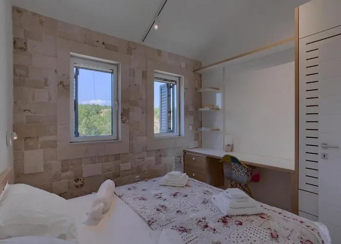 Vera -three Bedroom With Swimming Pool Lovište