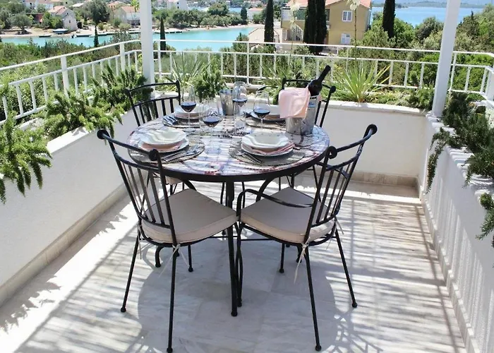 Vera -three Bedroom With Swimming Pool * Lovište