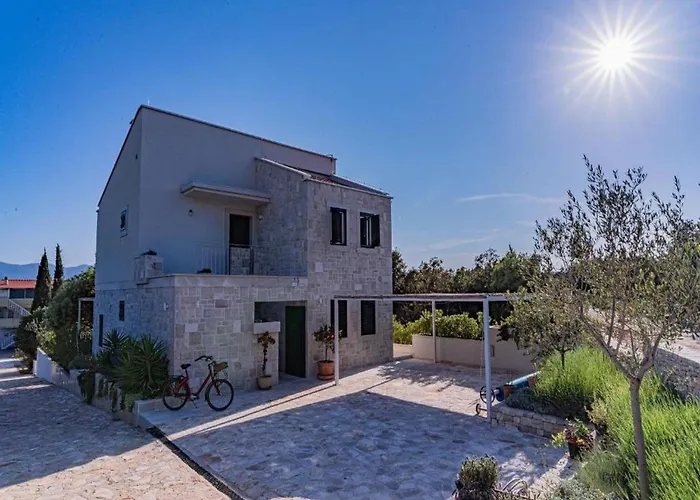 Vera -three Bedroom With Swimming Pool *